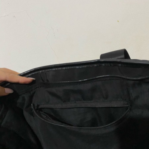 Asos quilted black shoulder bag used, inside zip broken