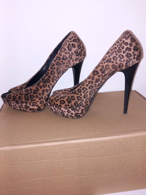 Pumps almost unused, size 38