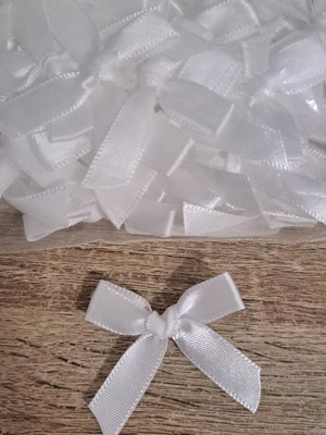 White satin ribbons like new, pack of 50, polyester