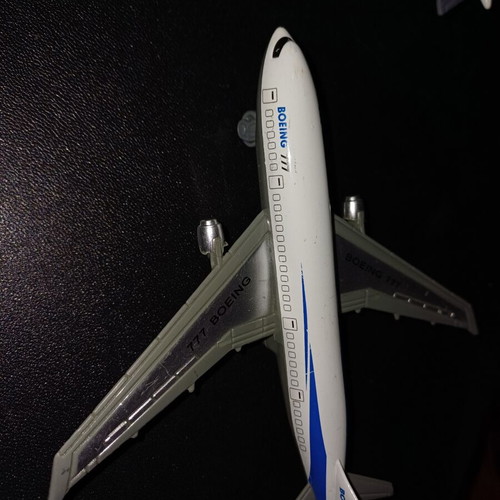 Airplane models like new for collectors
