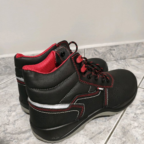 Work shoes new, size 47, black