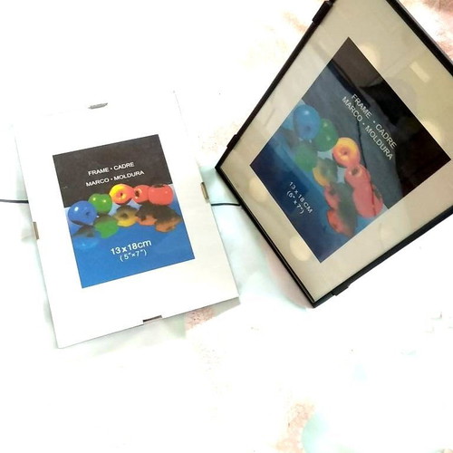 Set of 2 Photo Frames 13x18cm New, Plastic and Wooden