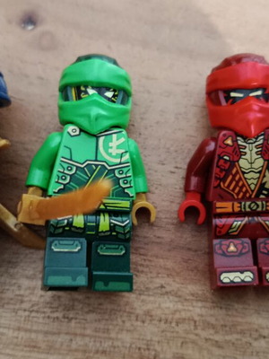 LEGO Ninjago φιγούρες Jay, Lloyd, Kai με όπλα σετ