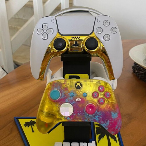 Grand Theft Auto PS5 and Xbox Controller and Headphone Stand like new