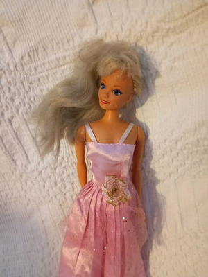 Lucky Ind Ltd 1993 vintage doll used in very good condition