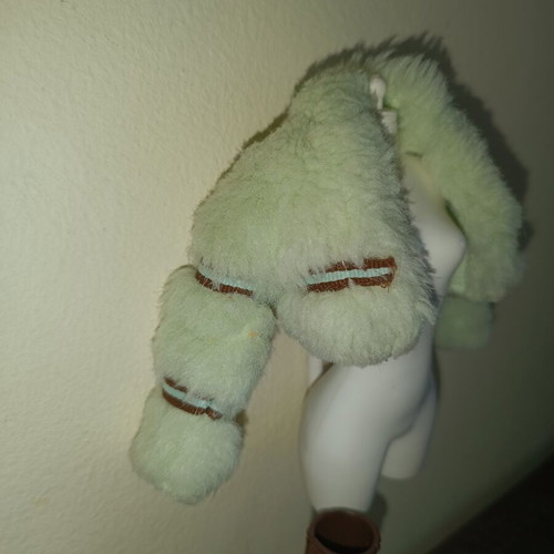 My Scene Madison Chillin’ Out accessories used fur coat and boots