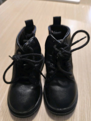 Zara kids boots used, size 22, black shoes