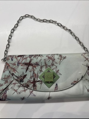 Τσαντάκι Ted Baker μεταχειρισμένο με μικρές φθορές και λεκέδες