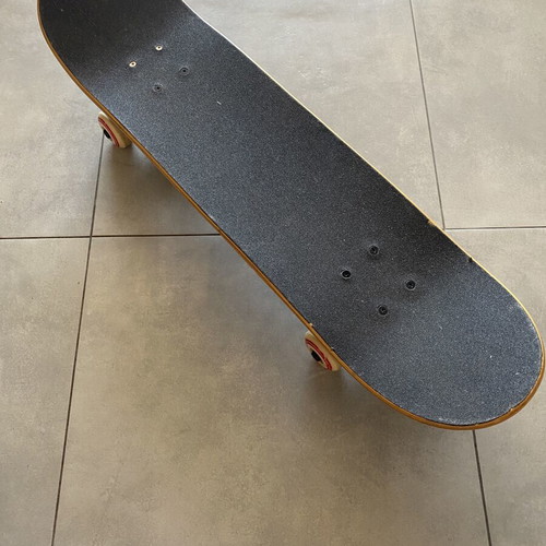 Enuff Complete Skateboard like new, 7.25" width
