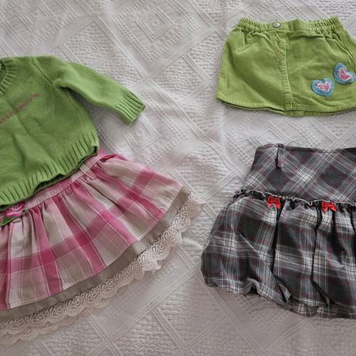 Girls' clothes used, 3 skirts and 1 Benetton pullover for ages 1-3