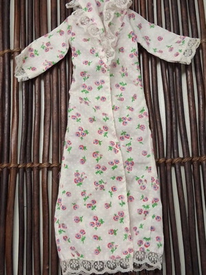 Sindy Pedigree robe used, excellent condition