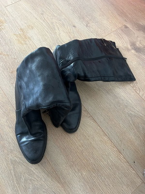 Altershop black leather boots like new, size 39