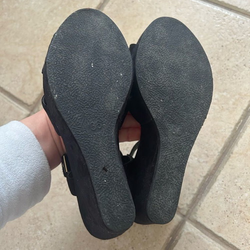Black platform sandals like new, size 36, suede style