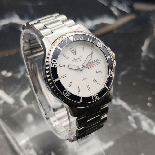 Orient Quartz 10 Bar Day-Date Diver watch used, vintage 1985–1992