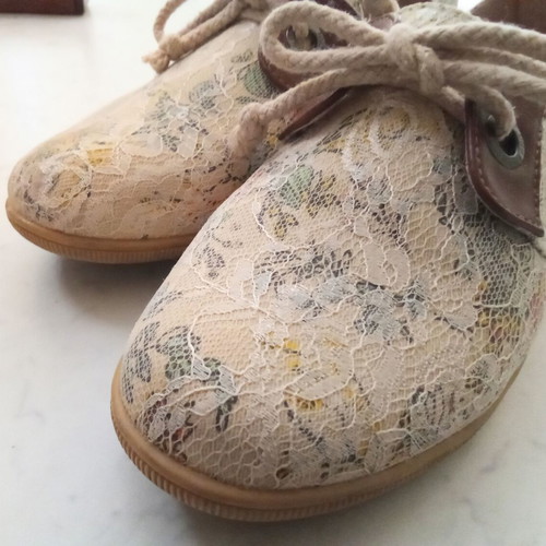 Flat shoes with laces and lace size 37 like new