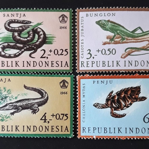 Indonesia 1966 stamp collection, reptiles complete 4-stamp set new