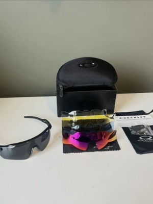 Oakley Mens Sunglasses Set Like New with Case and Extra Lenses