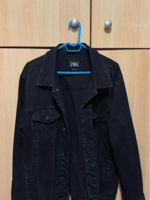 Zara jacket XL like new, black