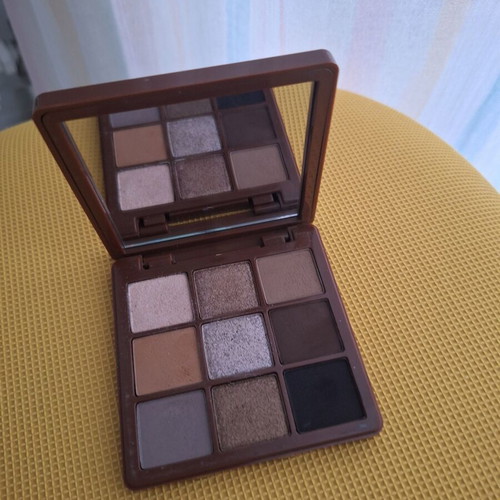 Anastasia Beverly Hills Sultry eyeshadow palette like new