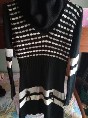 Long knitted dress with turtleneck used, black and white