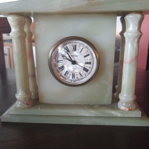 Table clock in excellent condition, not working