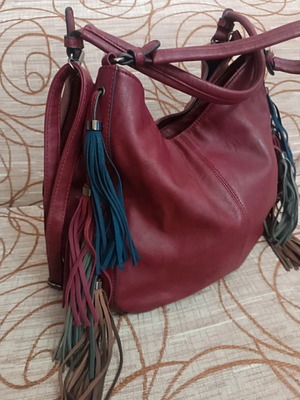 Women's shoulder bag burgundy like new with colorful tassels