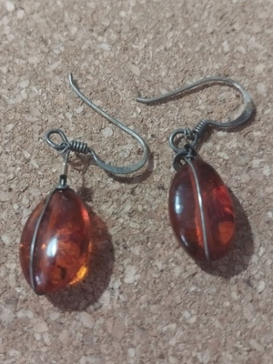 Earrings like new, amber
