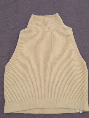 Zara sleeveless turtleneck sweater, beige, size M