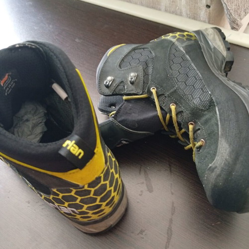 Zamberlan Rando GTX hiking boots, black and yellow, size 44