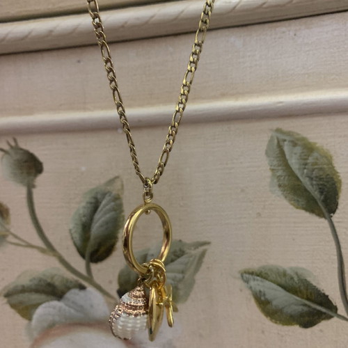 Ermina Kass necklace like new with shells and semi-precious stones