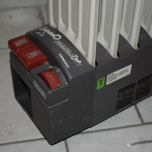 Καλοριφέρ λαδιού Delonghi Caldissimo Formula One 1600W σαν καινούργιο