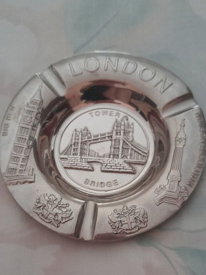 London souvenir ashtray