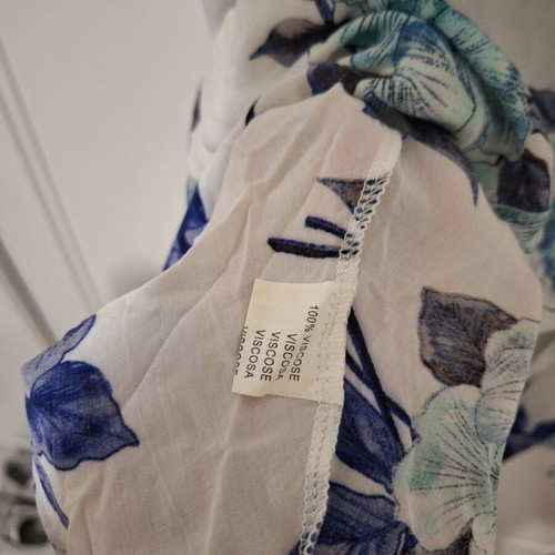 Asymmetric dress with floral pattern, cold shoulder, size L-XL, like new