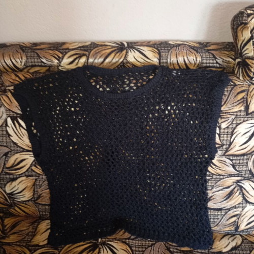Black women's knitted retro sleeveless top with mesh pattern, like new