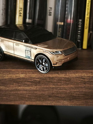 Hot Wheels Range Rover SUV gold loose, like new