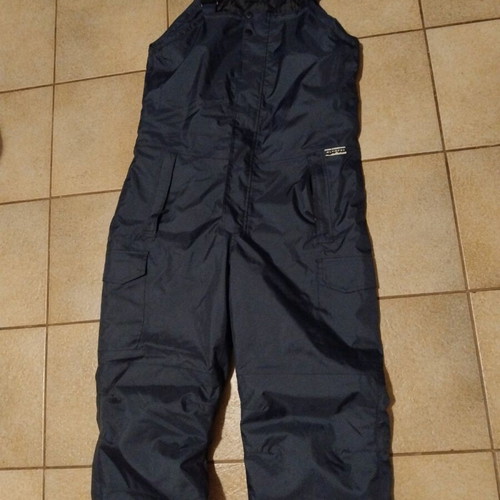 Work clothes for snow new in excellent condition
