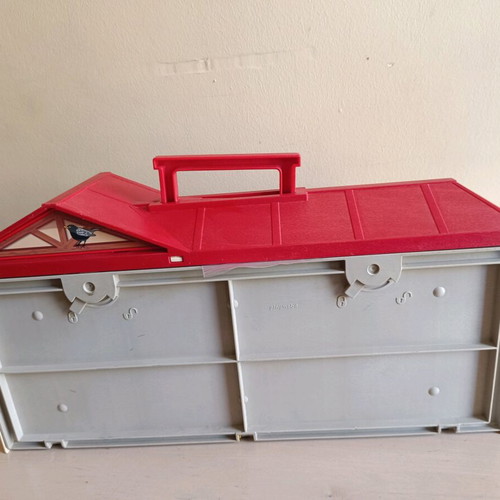 Playmobil suitcase used with missing parts