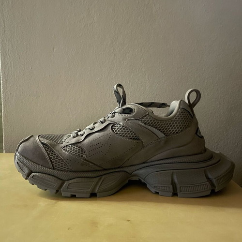 Balenciaga athletic shoes 44 EU new, gray with dust bag