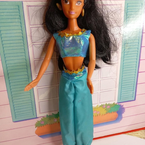 Disney Queens dolls used with character