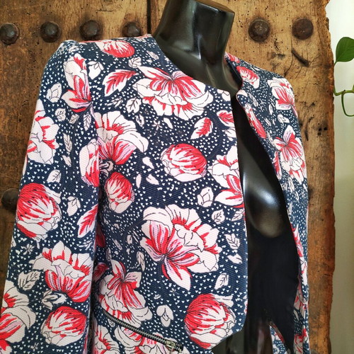 Atmosphere floral cropped blazer like new