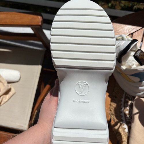 LV Archlight Louis Vuitton sneakers new, white size 38.5