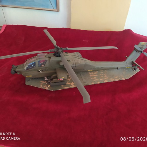 Boeing AH 64 Apache model helicopter used, scale 1/32 by Revell