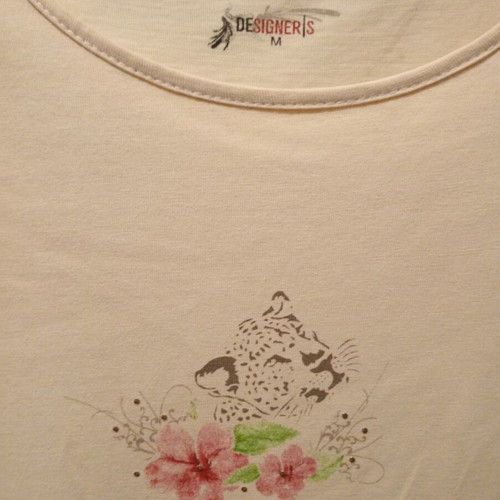 T-shirt beige with floral design, size M, new