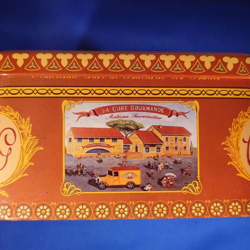 Rare French collectible Palets metal jewelry box like new