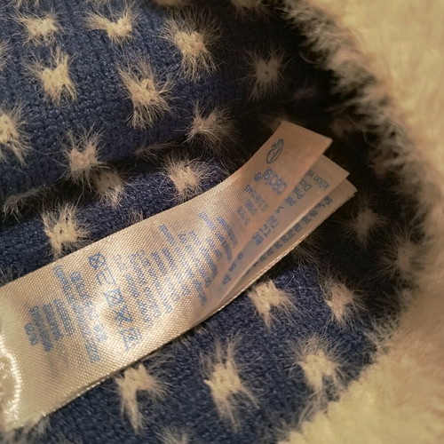 Obaibi hat and neck warmer like new for 1-3 years old
