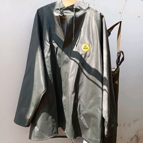 Fishing waterproof jacket khaki size XL like new