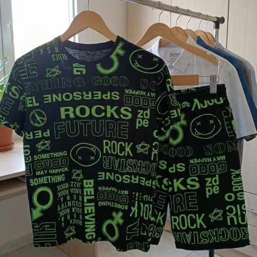 T-shirt and shorts set black/green with graphic print, like new