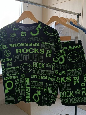 Σετ T-shirt και σορτς μαύρο/πράσινο με graphic print, σαν καινούργιο