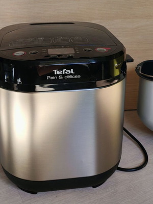 Tefal Pain Et Delice PF240E38 bread maker like new, 720W, 20 programs