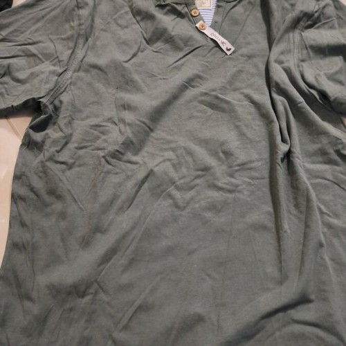 Cotton t-shirts used, pack of 3, size M, black and green